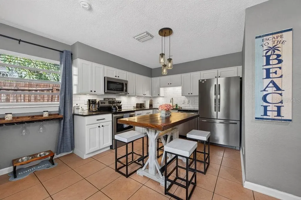 610 1st Avenue NE Largo FL 33770