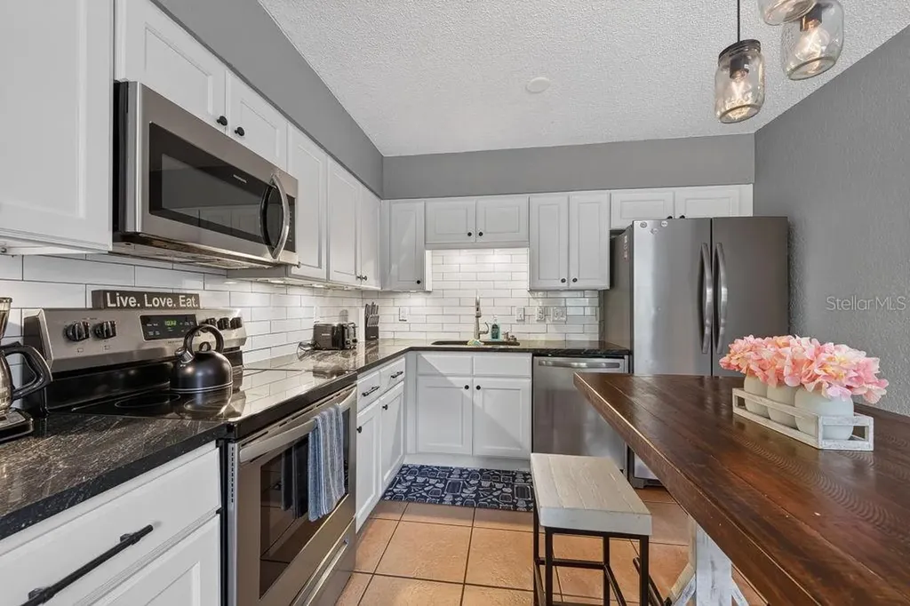 610 1st Avenue NE Largo FL 33770