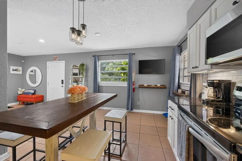 610 1st Avenue NE Largo FL 33770