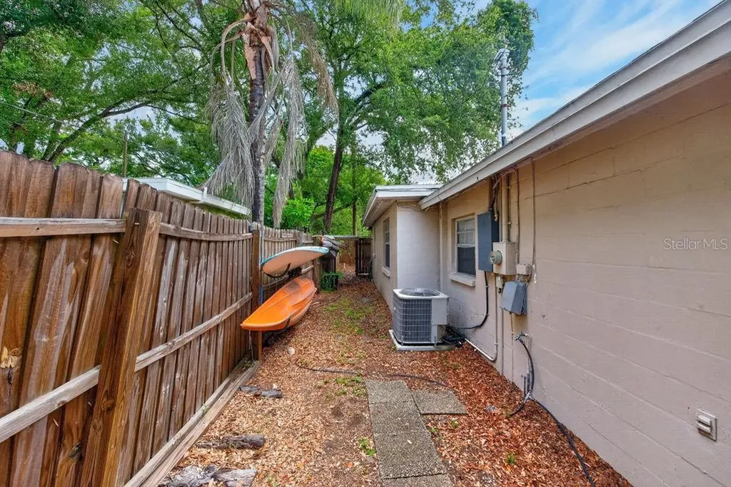 610 1st Avenue NE Largo FL 33770