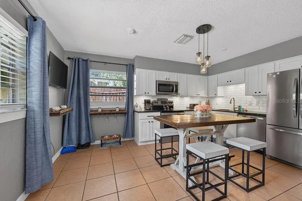 610 1st Avenue NE Largo FL 33770
