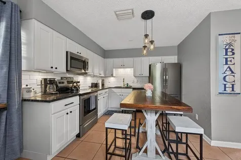 610 1st Avenue NE Largo FL 33770