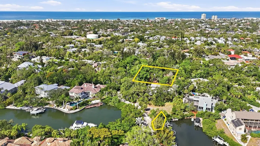 1325 Hidden Harbor Way Sarasota FL 34242