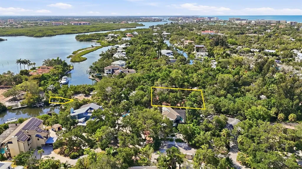 1325 Hidden Harbor Way Sarasota FL 34242