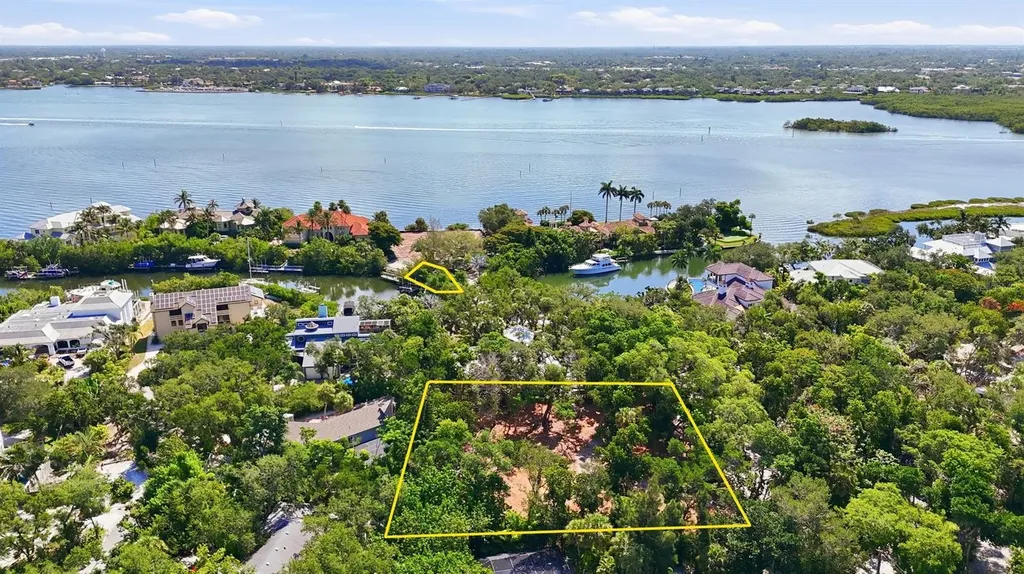 1325 Hidden Harbor Way Sarasota FL 34242