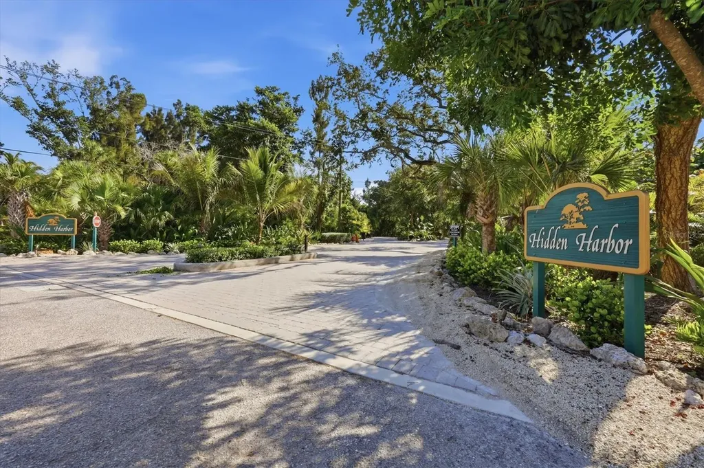 1325 Hidden Harbor Way Sarasota FL 34242