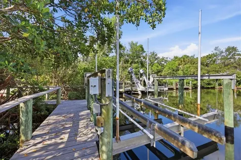 1325 Hidden Harbor Way Sarasota FL 34242
