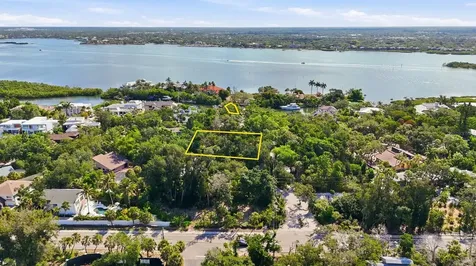 1325 Hidden Harbor Way Sarasota FL 34242