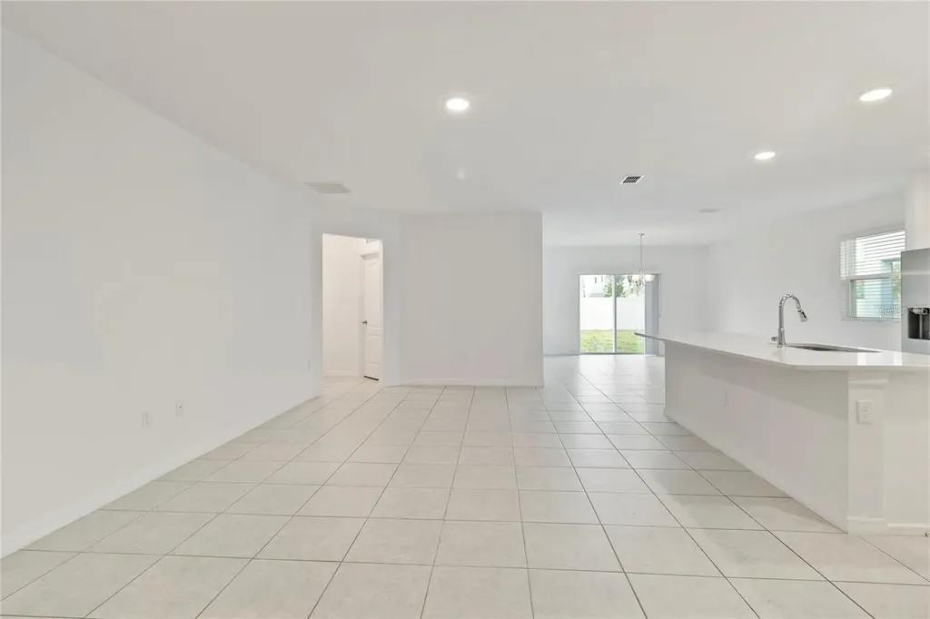 1154 Oak Bluff Drive Davenport FL 33837