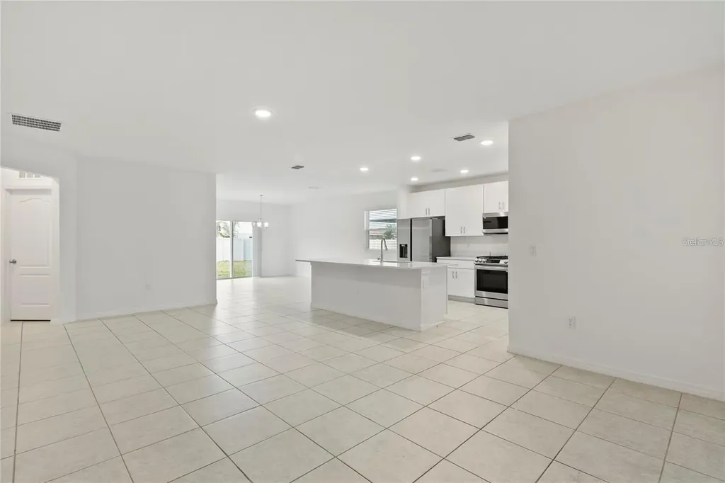 1154 Oak Bluff Drive Davenport FL 33837