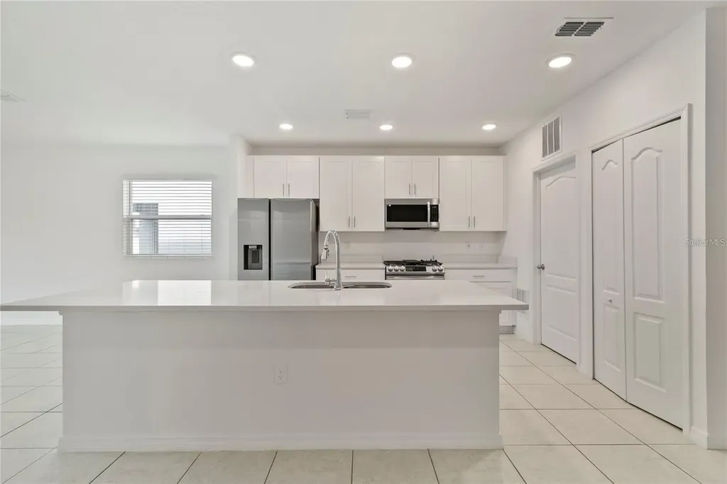 1154 Oak Bluff Drive Davenport FL 33837