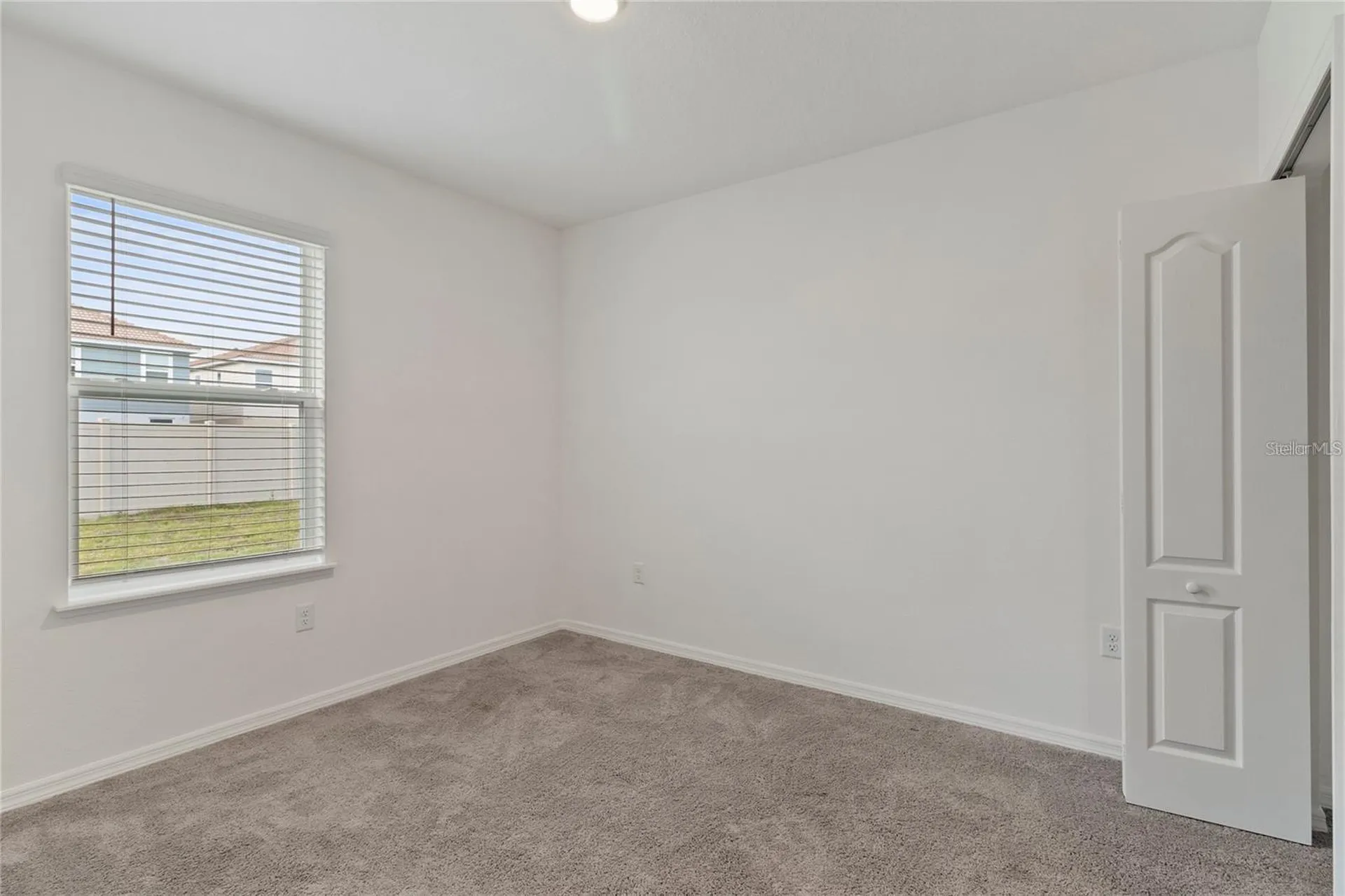 1154 Oak Bluff Drive Davenport FL 33837