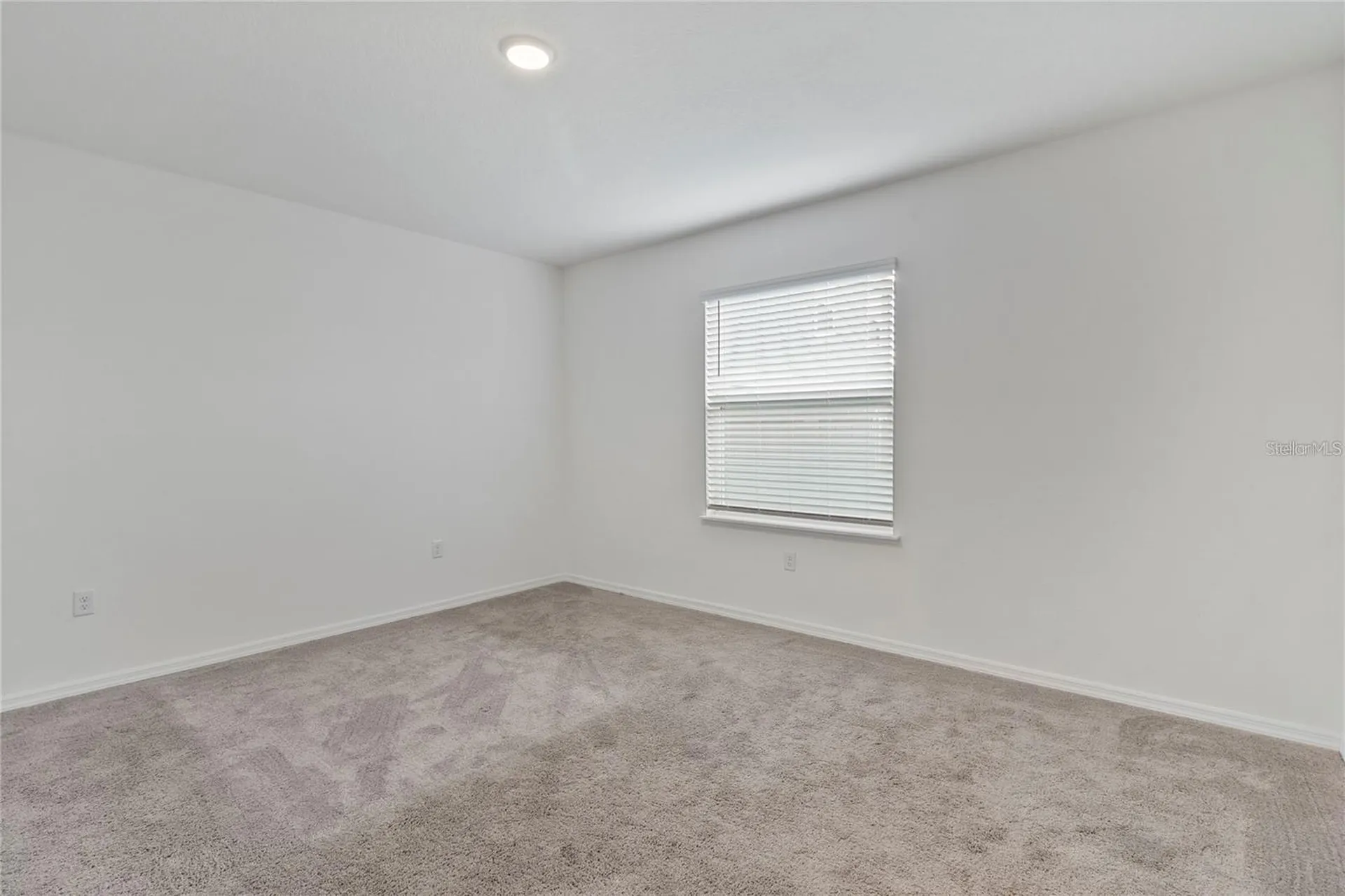 1154 Oak Bluff Drive Davenport FL 33837