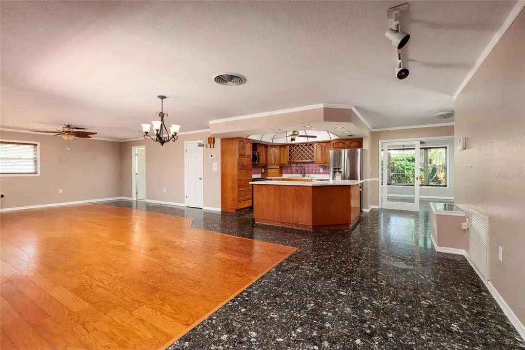 6782 14th Avenue N St Petersburg FL 33710