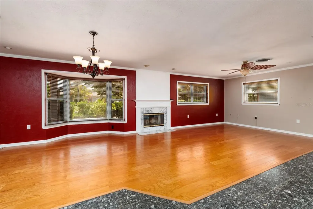 6782 14th Avenue N St Petersburg FL 33710