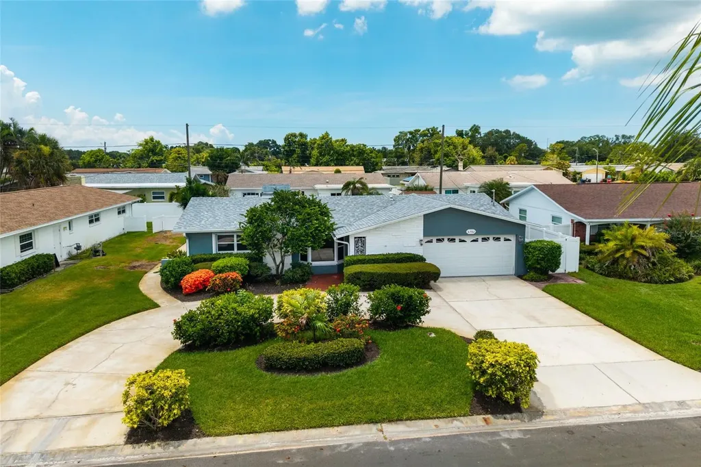 6782 14th Avenue N St Petersburg FL 33710