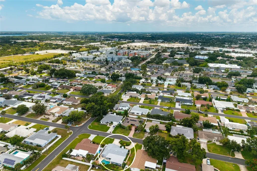 6782 14th Avenue N St Petersburg FL 33710