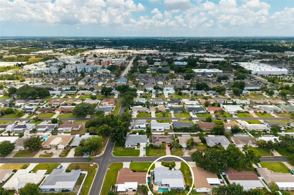 6782 14th Avenue N St Petersburg FL 33710
