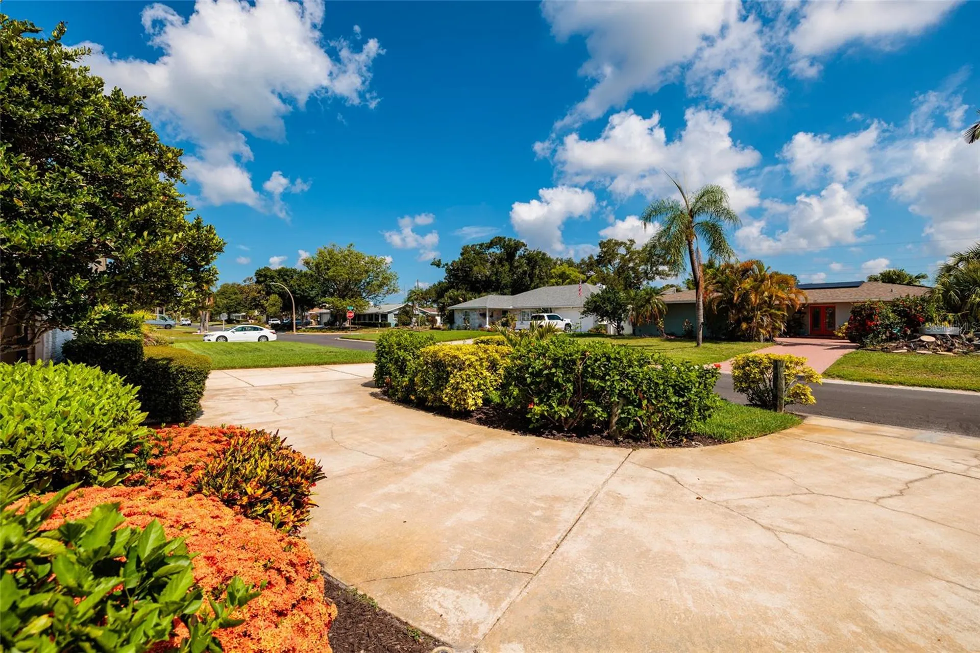 6782 14th Avenue N St Petersburg FL 33710