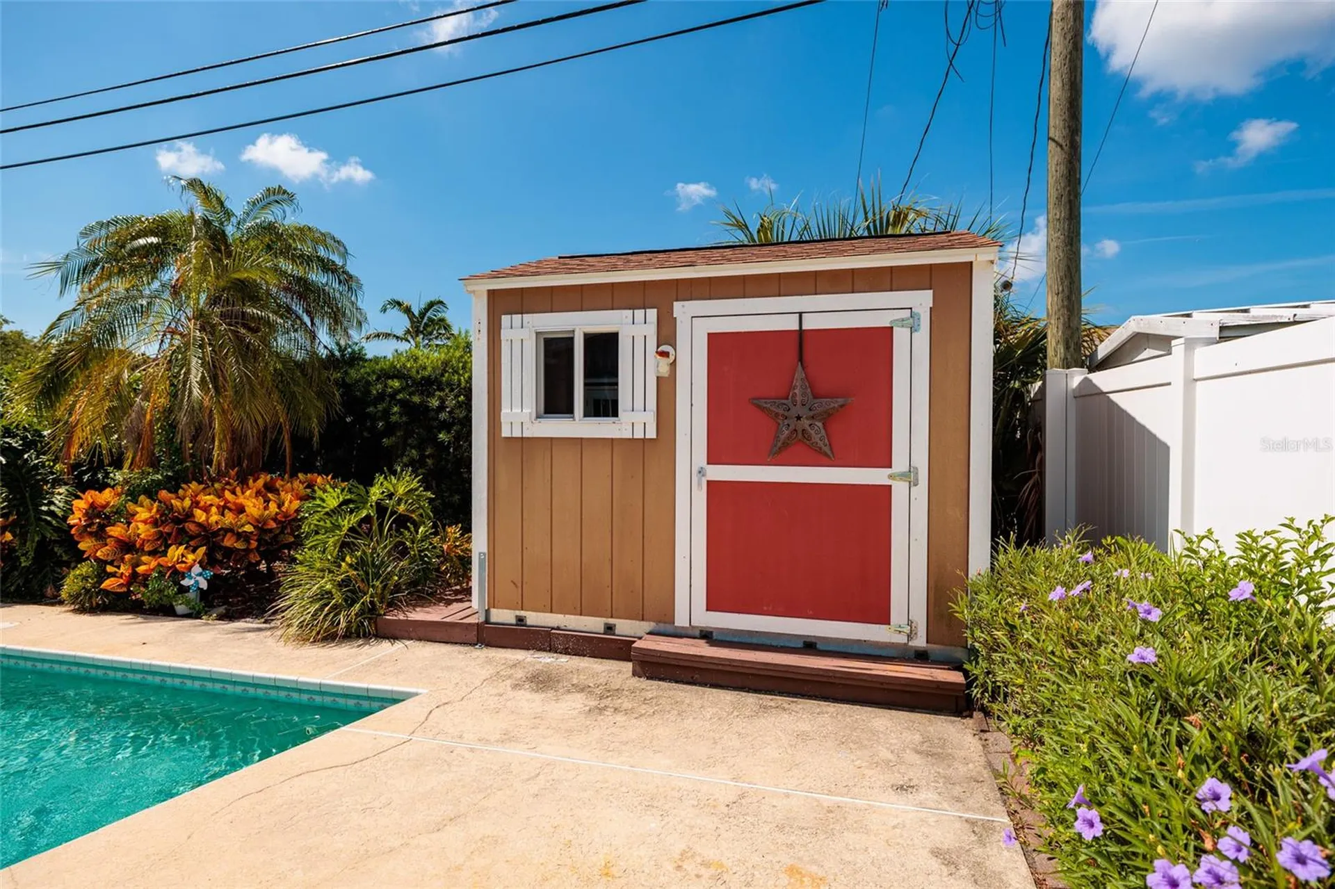 6782 14th Avenue N St Petersburg FL 33710