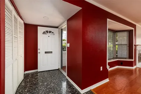 6782 14th Avenue N St Petersburg FL 33710
