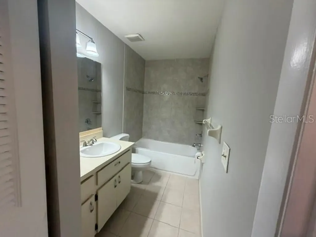 5013 Bordeaux Village Place Tampa FL 33617