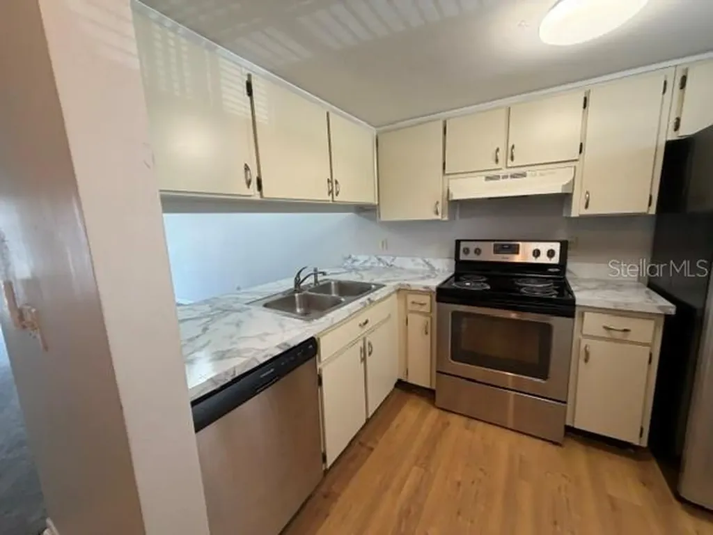 5013 Bordeaux Village Place Tampa FL 33617
