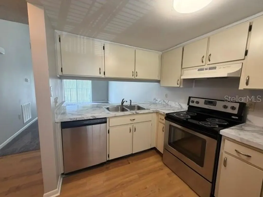 5013 Bordeaux Village Place Tampa FL 33617