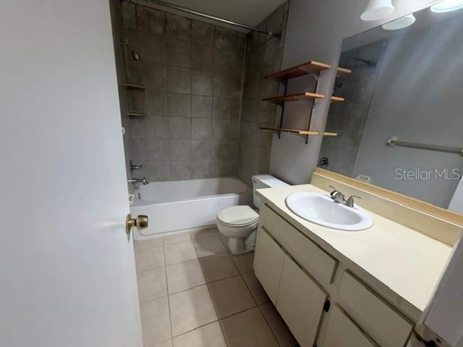 5013 Bordeaux Village Place Tampa FL 33617