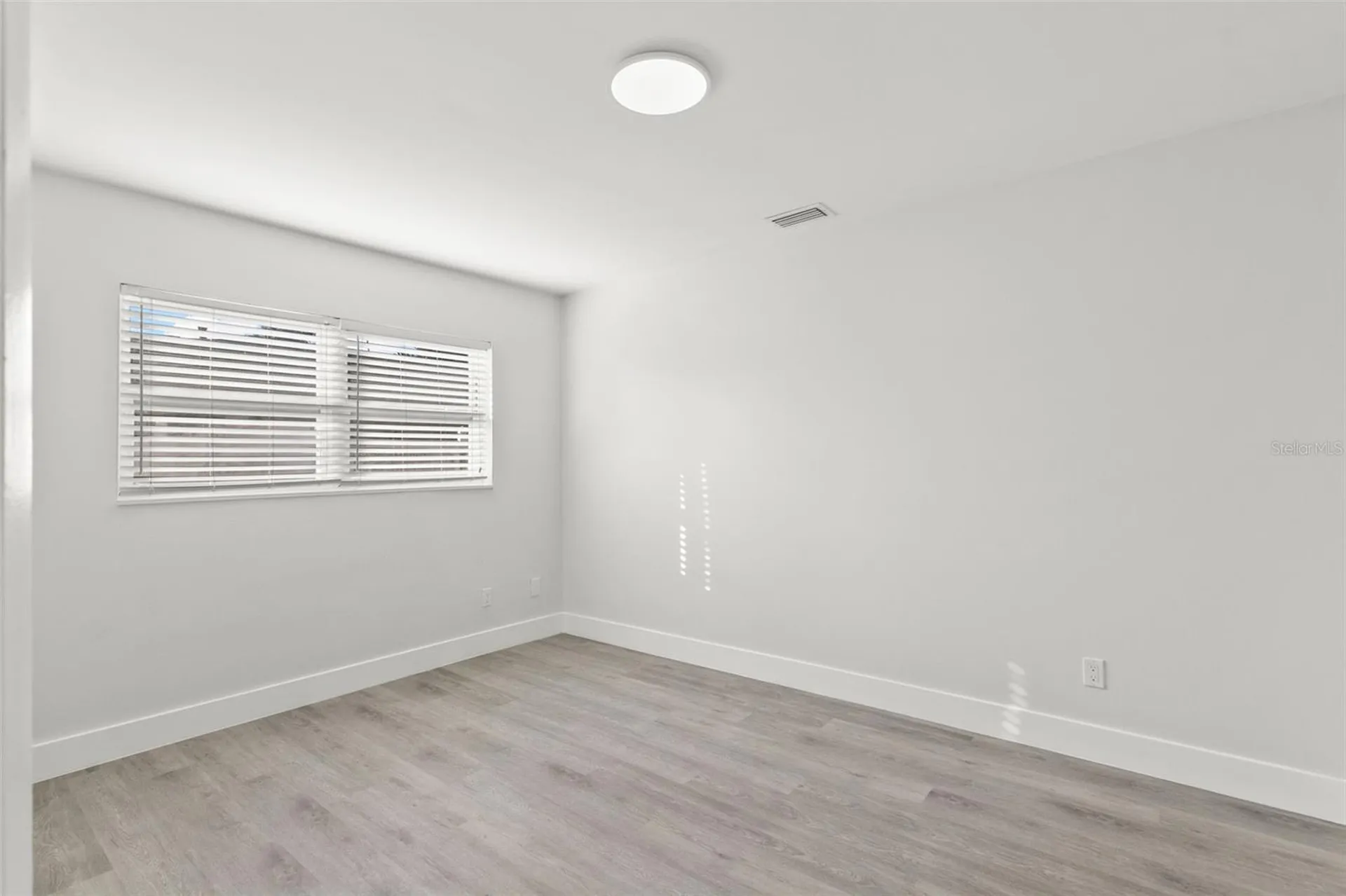 5931 Denver Street NE St Petersburg FL 33703