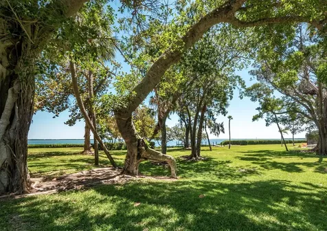 5260 Gulf Of Mexico Drive Longboat Key FL 34228