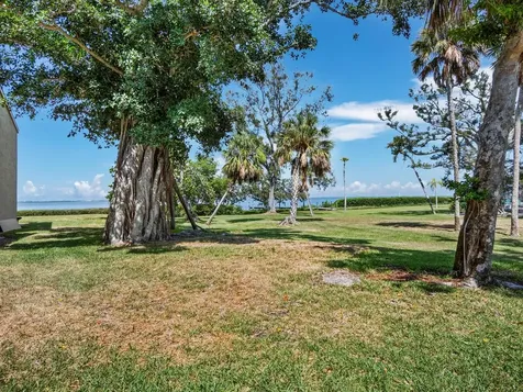 5260 Gulf Of Mexico Drive Longboat Key FL 34228
