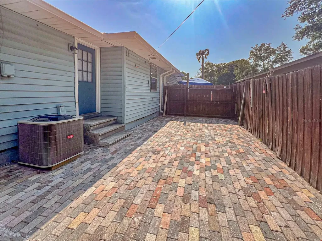 2137 Roselawn Street Sarasota FL 34231