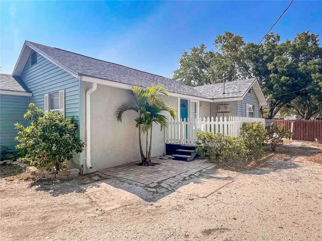 2137 Roselawn Street Sarasota FL 34231