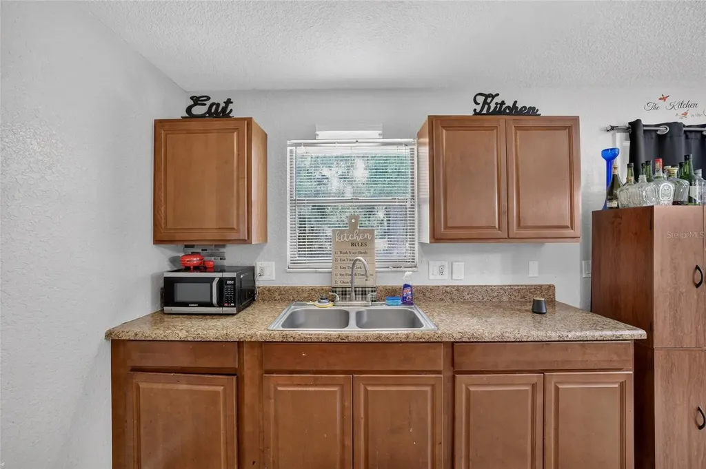 945 NW 64th Place Ocala FL 34475