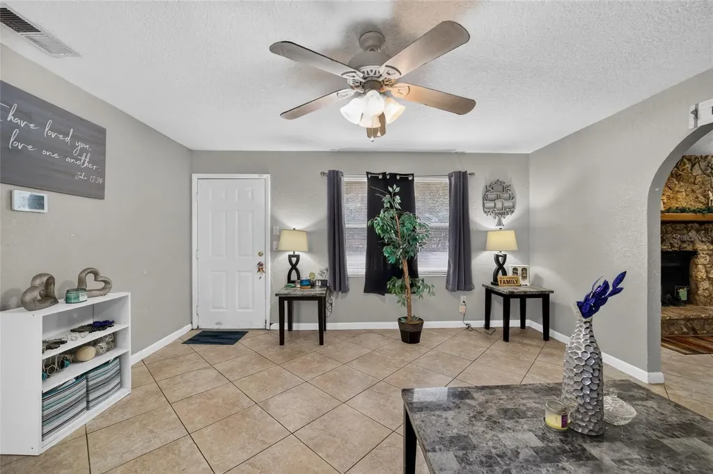 945 NW 64th Place Ocala FL 34475