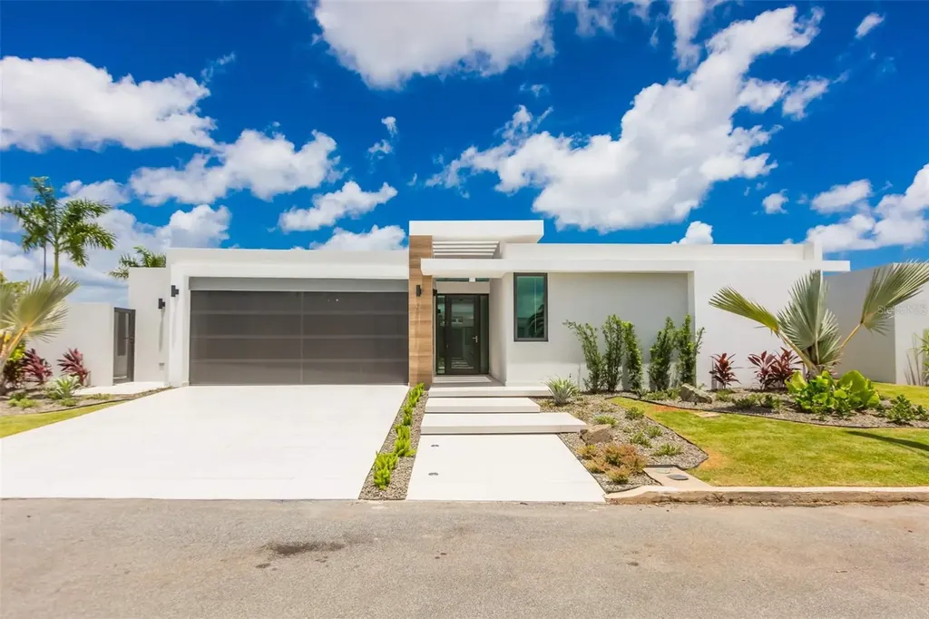 Residences At Rio Calle Ebro Corner Bayamon PR 00959