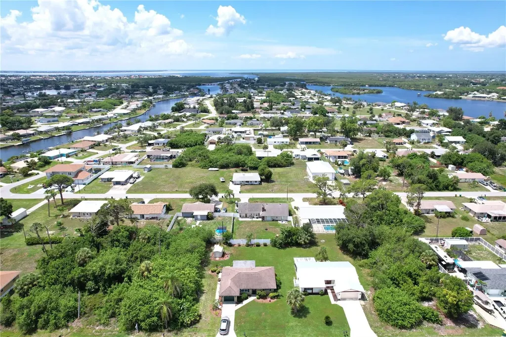 515 Meridan Avenue NW Port Charlotte FL 33952