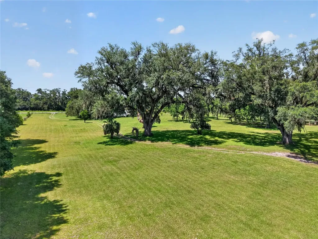 2039 SW State Road 26 Trenton FL 32693