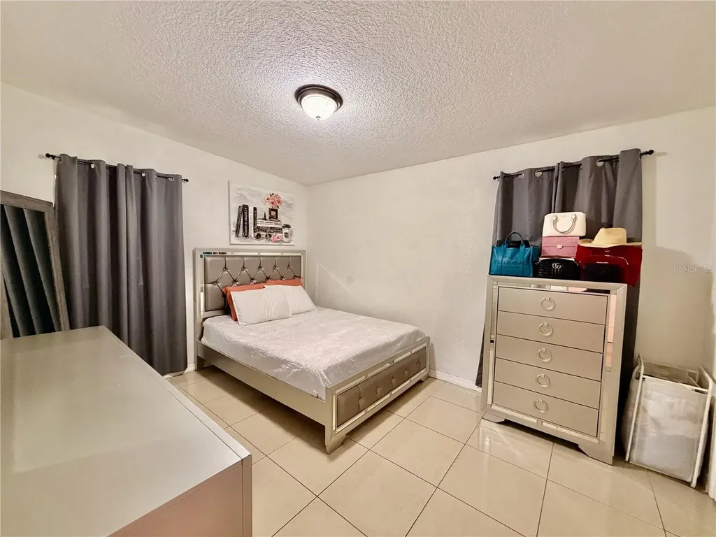 10926 N Annette Avenue Tampa FL 33612