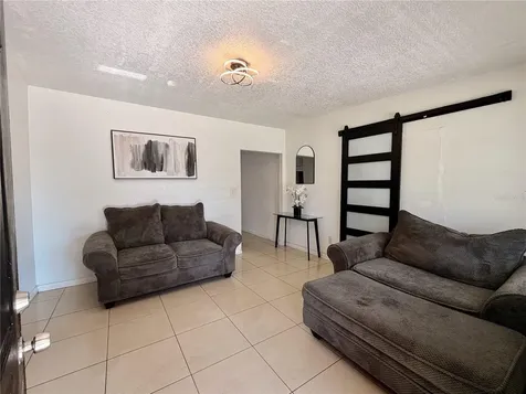 10926 N Annette Avenue Tampa FL 33612