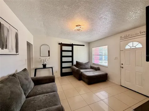 10926 N Annette Avenue Tampa FL 33612