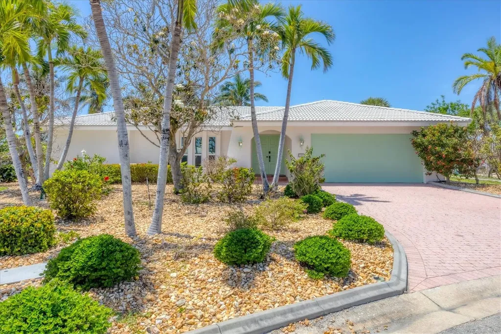 5585 Contento Drive Sarasota FL 34242