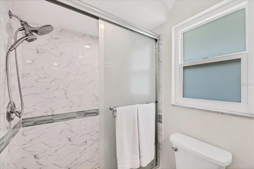 5585 Contento Drive Sarasota FL 34242