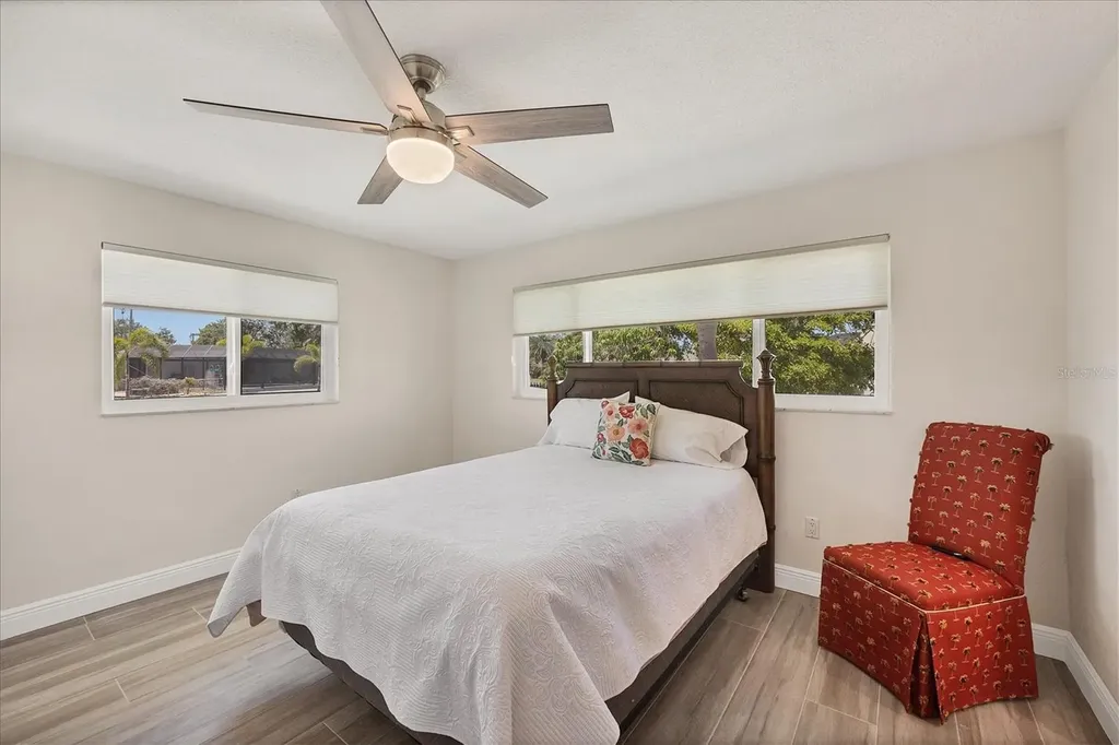 5585 Contento Drive Sarasota FL 34242