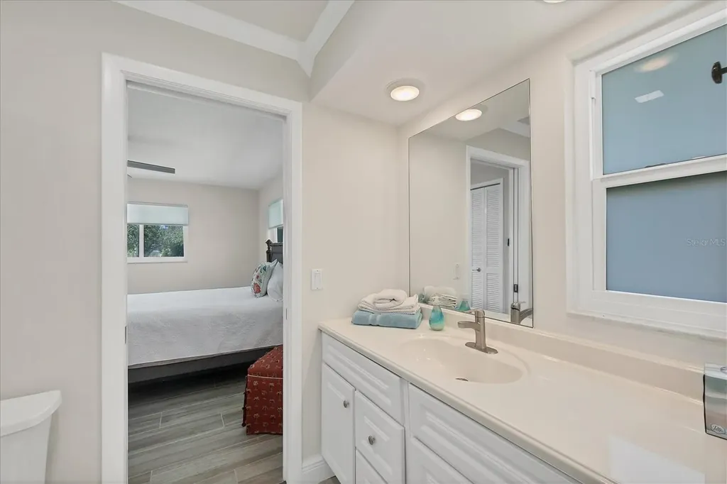 5585 Contento Drive Sarasota FL 34242
