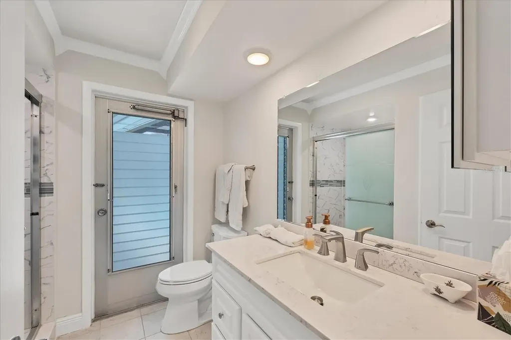 5585 Contento Drive Sarasota FL 34242