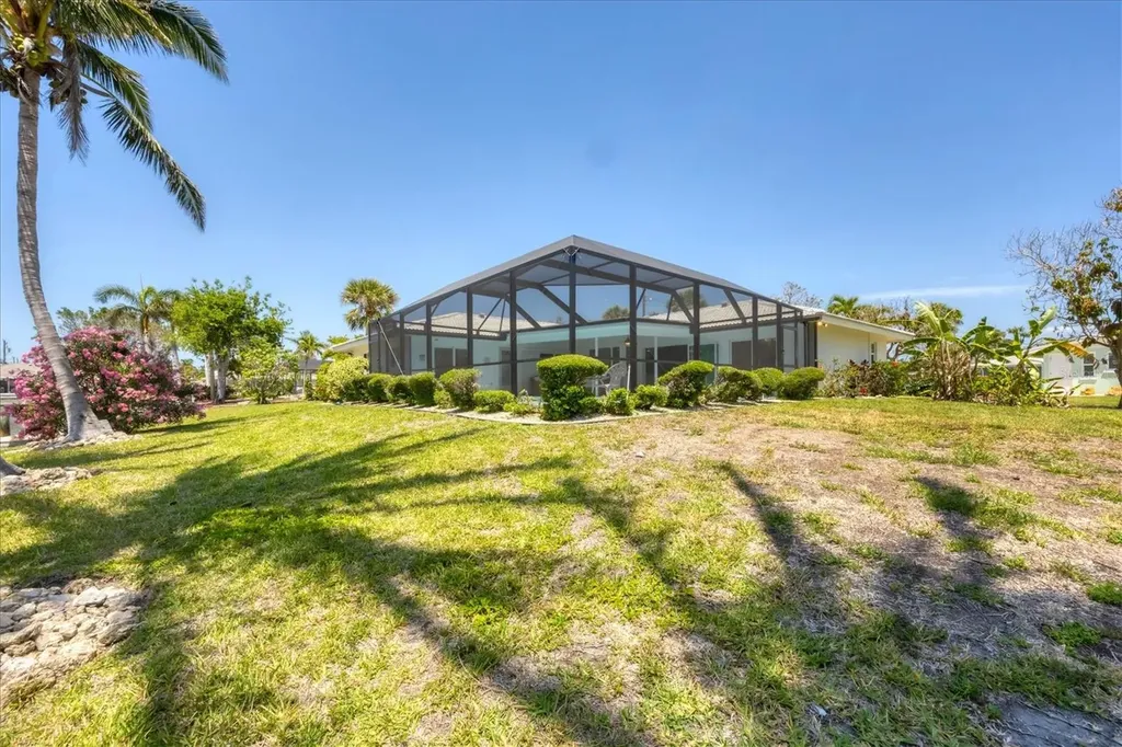 5585 Contento Drive Sarasota FL 34242