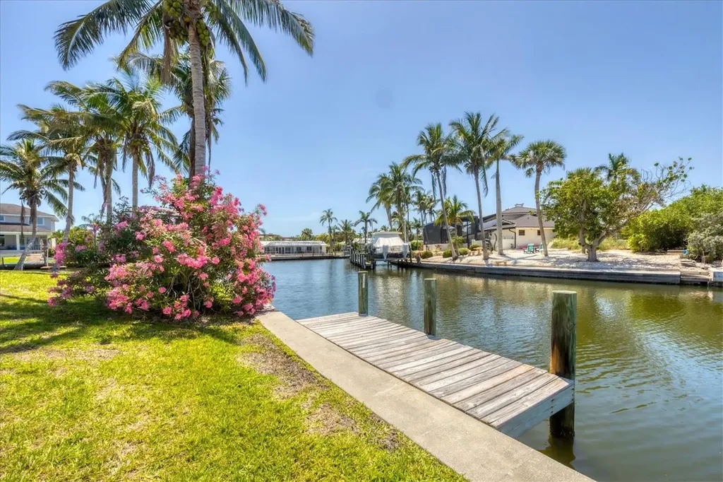 5585 Contento Drive Sarasota FL 34242