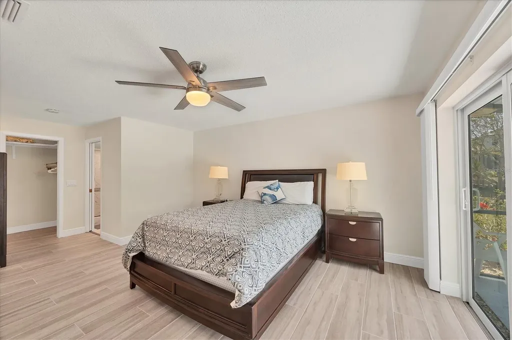 5585 Contento Drive Sarasota FL 34242